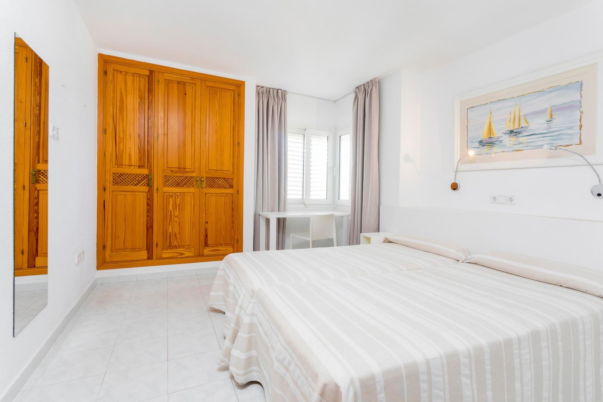 Aparthotel Duquesa Playa Санта-Еулалія-дель-Ріо Екстер'єр фото