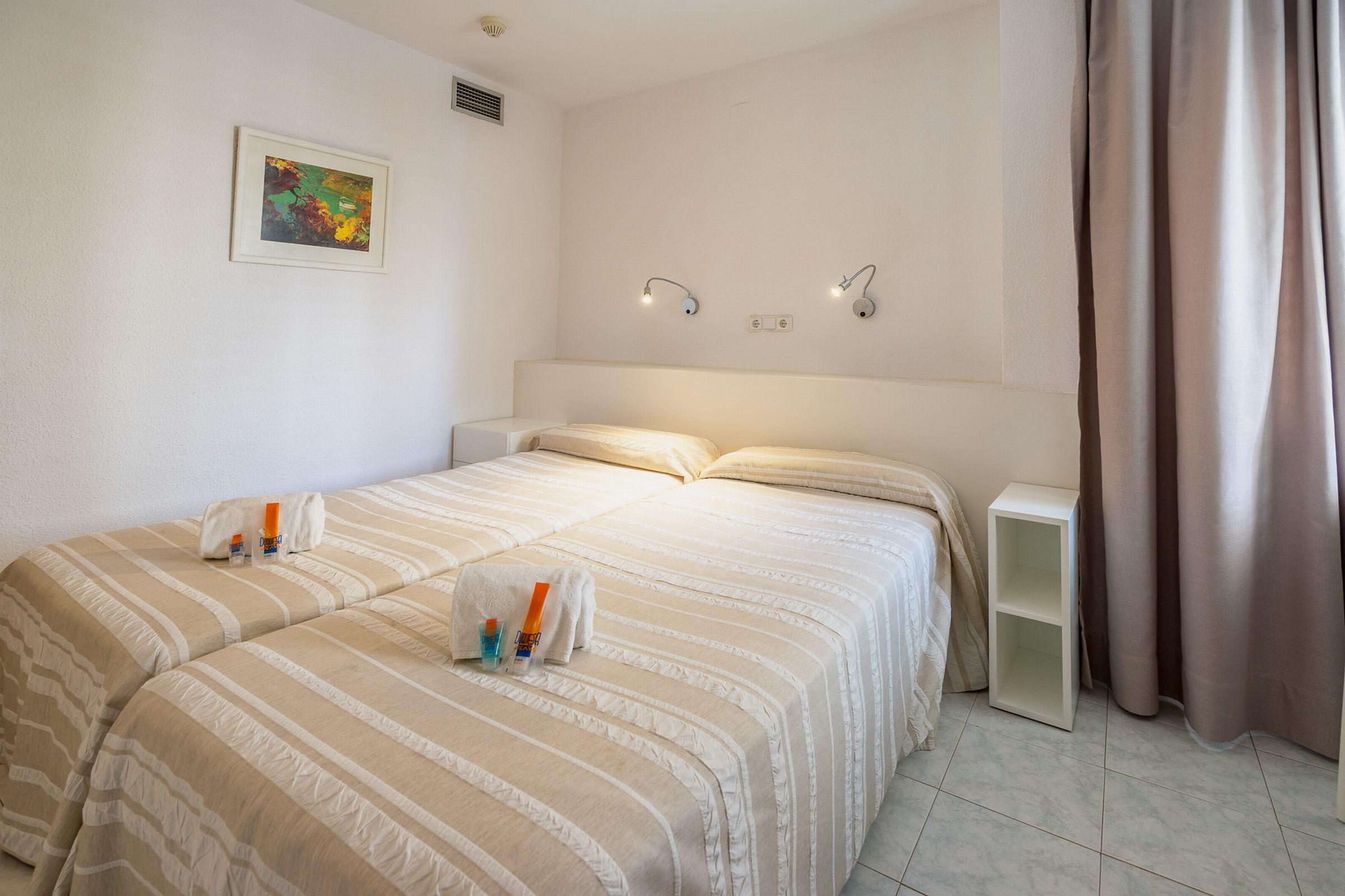Aparthotel Duquesa Playa Санта-Еулалія-дель-Ріо Екстер'єр фото