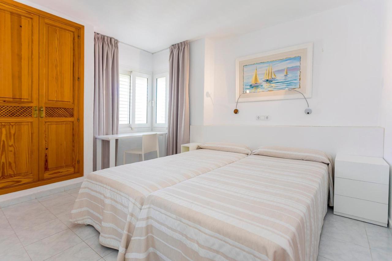 Aparthotel Duquesa Playa Санта-Еулалія-дель-Ріо Екстер'єр фото