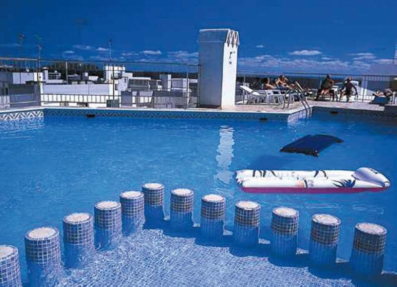 Aparthotel Duquesa Playa Санта-Еулалія-дель-Ріо Зручності фото