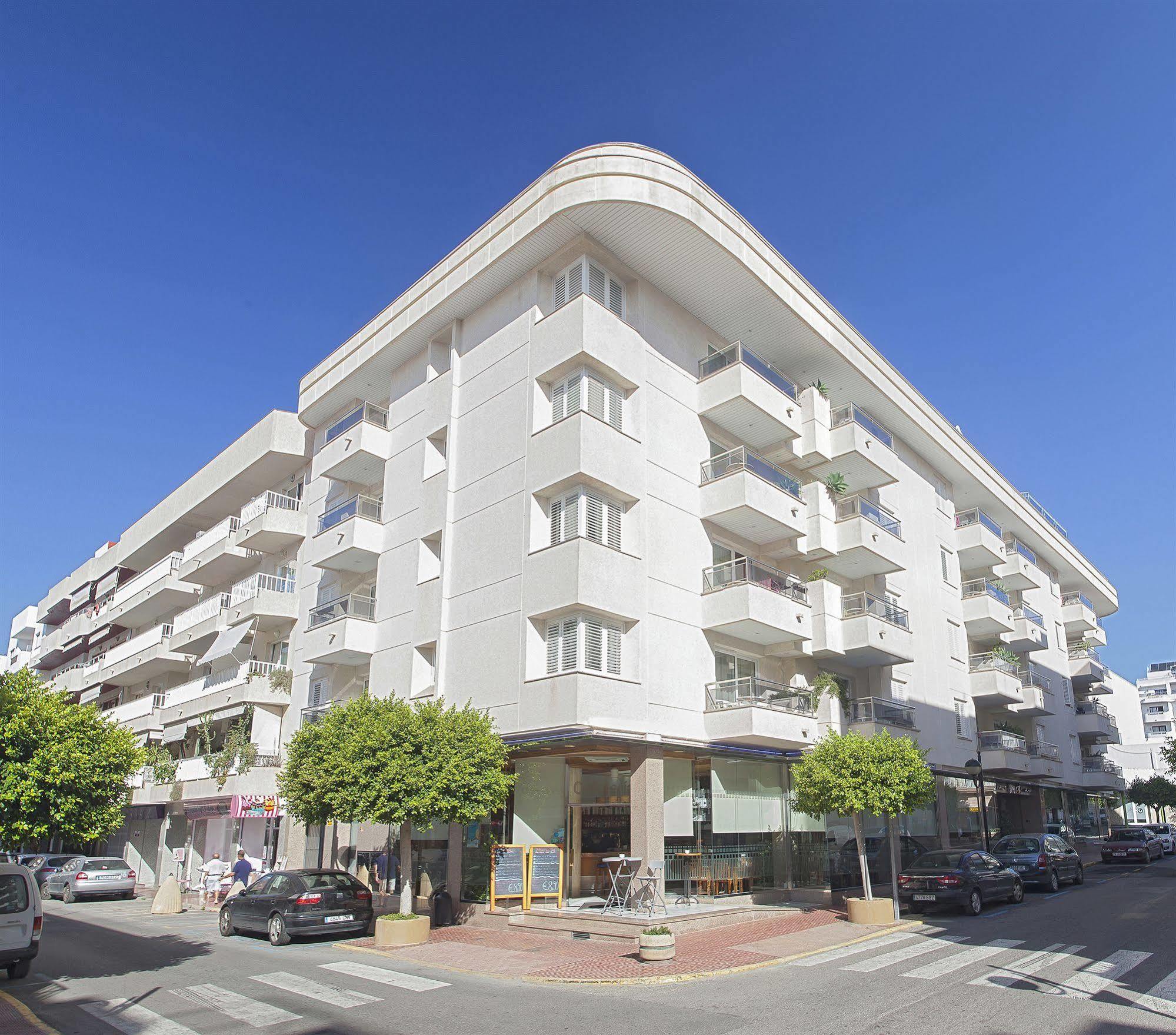 Aparthotel Duquesa Playa Санта-Еулалія-дель-Ріо Екстер'єр фото