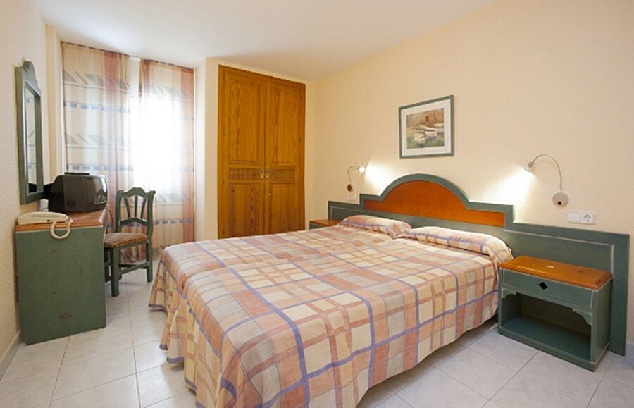 Aparthotel Duquesa Playa Санта-Еулалія-дель-Ріо Екстер'єр фото